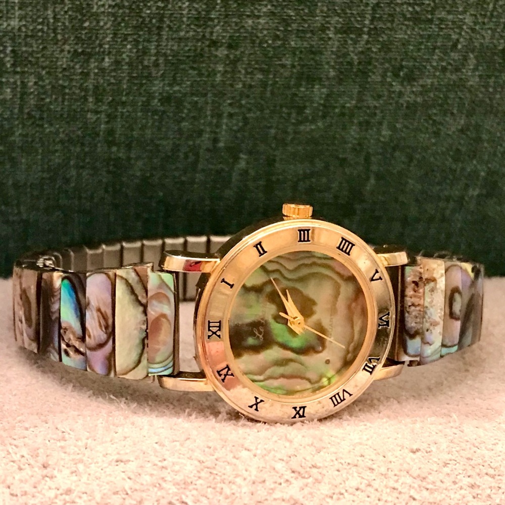 🌺Le Baron Abalone vintage women’s watch Quartz battery beautiful bracelet
